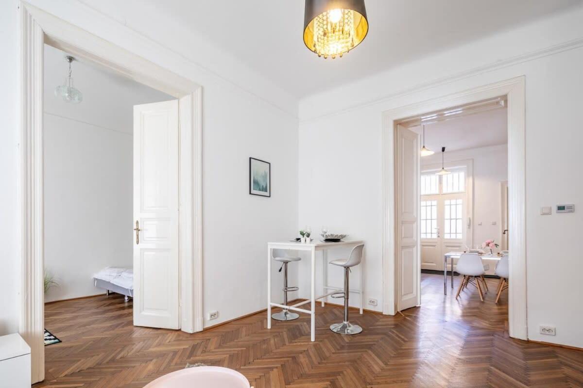 Spacious Apartament